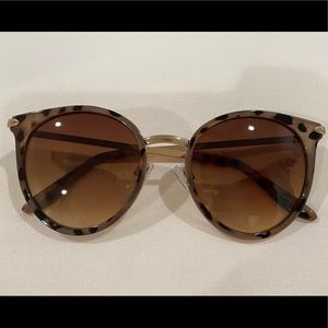 Francesca’s brown tortoise shell sunglasses
